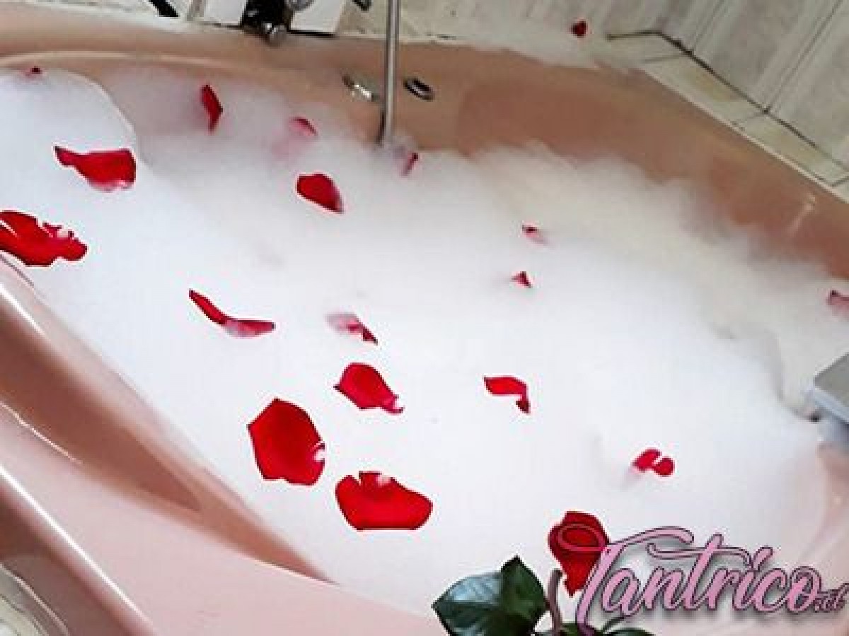 VEN A DISFRUTAR DE UN EXQUISITO MASAJE TANTRICO MAS JACUZZI METRO LO VIAL  